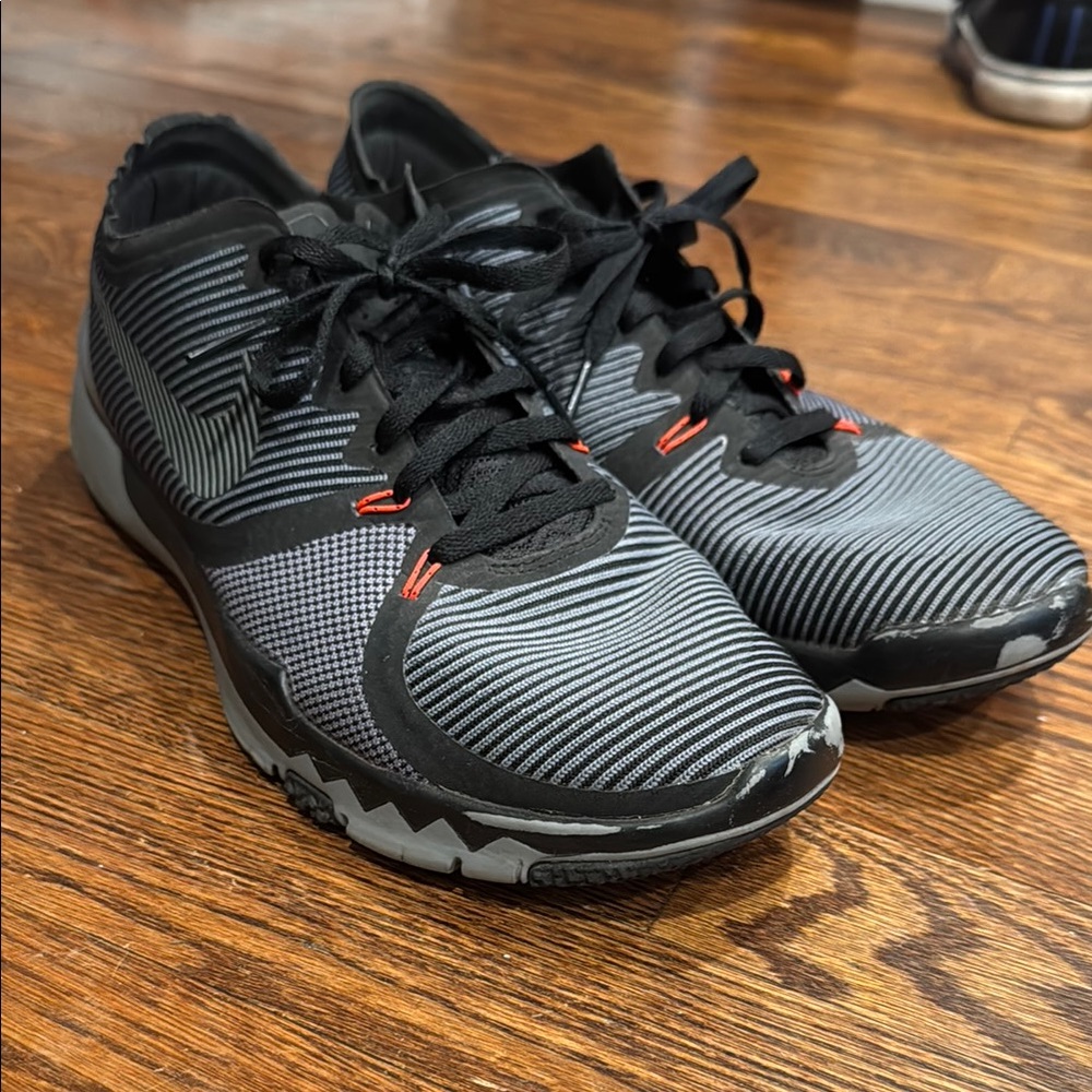 Nike Black and Gray Athletic Shoes